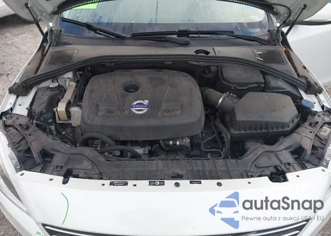 2015 Volvo S60 T5 Premier z USA, uszkodzony, nr VIN YV126MFK5F1344511